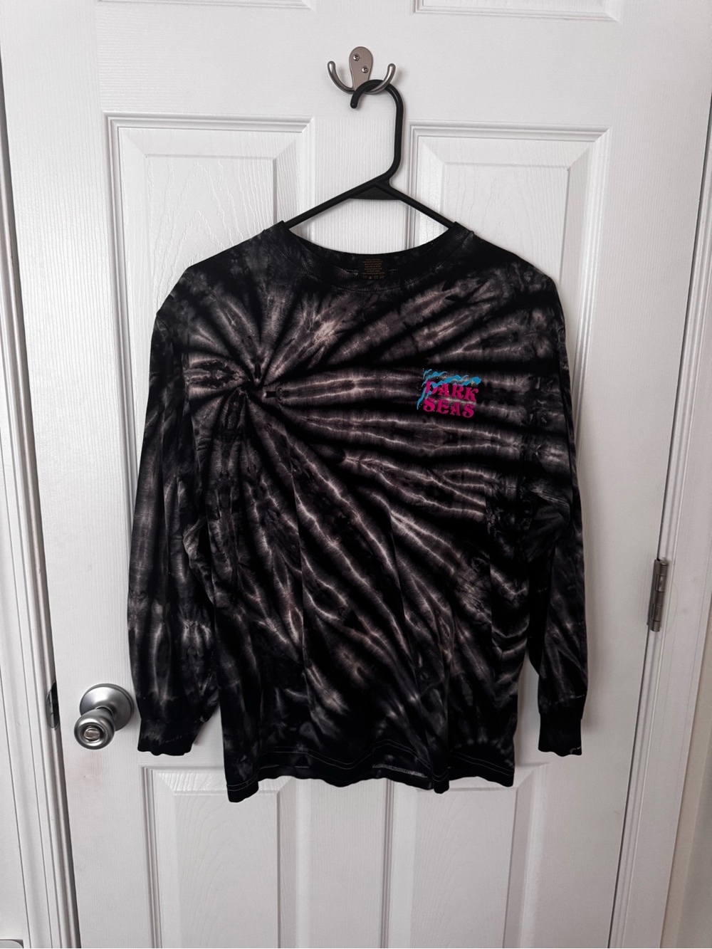 Dark Seas Black & Gray Tie-Dye Long Sleeve Crewneck - M